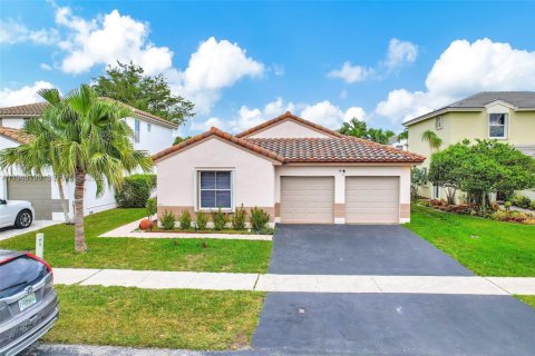 Villa ou maison à vendre à Pembroke Pines, Floride: 3 chambres, 163.88 m2 № 2005475 - photo 6