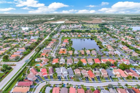 Villa ou maison à vendre à Pembroke Pines, Floride: 3 chambres, 163.88 m2 № 2005475 - photo 12