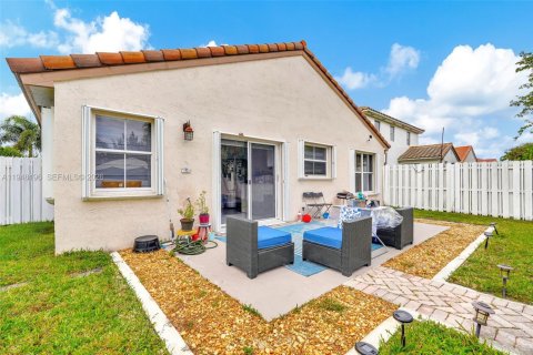 Villa ou maison à vendre à Pembroke Pines, Floride: 3 chambres, 163.88 m2 № 2005475 - photo 21