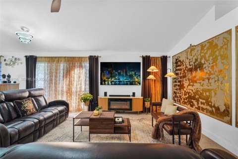 Villa ou maison à vendre à Pembroke Pines, Floride: 3 chambres, 163.88 m2 № 2005475 - photo 30