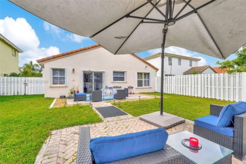 Villa ou maison à vendre à Pembroke Pines, Floride: 3 chambres, 163.88 m2 № 2005475 - photo 24