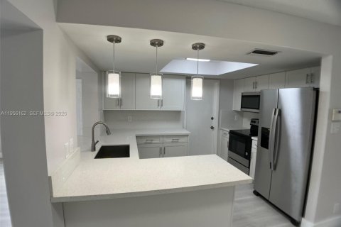 Villa ou maison à vendre à Margate, Floride: 2 chambres, 98.57 m2 № 2009978 - photo 7