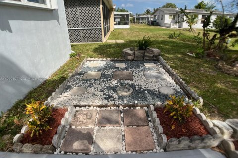 Villa ou maison à vendre à Margate, Floride: 2 chambres, 98.57 m2 № 2009978 - photo 15