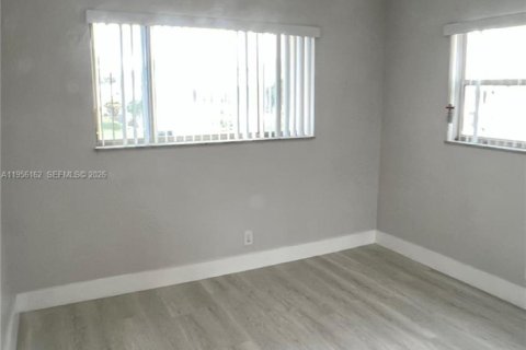 Villa ou maison à vendre à Margate, Floride: 2 chambres, 98.57 m2 № 2009978 - photo 10