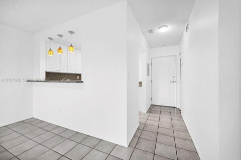Снять в аренду кондоминиум в Майами, Флорида 2 спальни, 74.69м2, № 2417605 - фото 21
