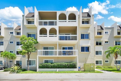 Снять в аренду кондоминиум в Майами, Флорида 2 спальни, 74.69м2, № 2417605 - фото 4