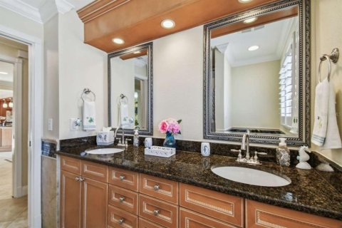 Casa en venta en Saint Petersburg, Florida, 5 dormitorios, 358.51 m2 № 1567125 - foto 29