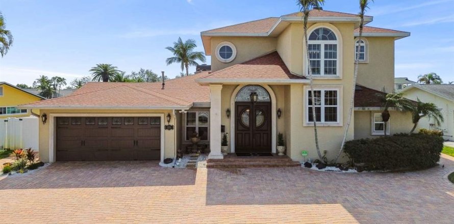 Casa en Saint Petersburg, Florida 5 dormitorios, 358.51 m2 № 1567125