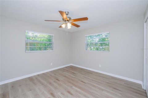 Casa en alquiler en Tampa, Florida, 4 dormitorios, 134.71 m2 № 1775741 - foto 9