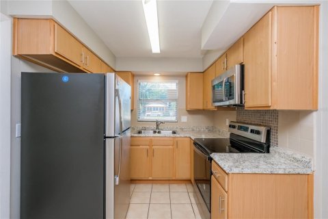 Casa en alquiler en Tampa, Florida, 4 dormitorios, 134.71 m2 № 1775741 - foto 5