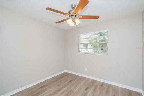 Casa en alquiler en Tampa, Florida, 4 dormitorios, 134.71 m2 № 1775741 - foto 10