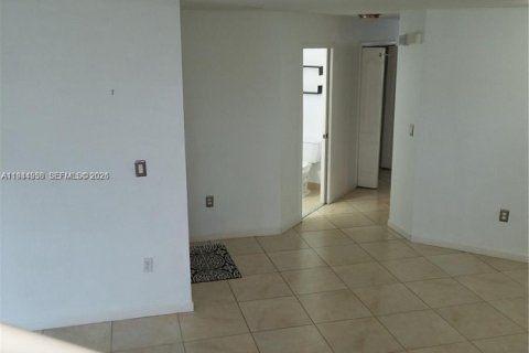 Touwnhouse à louer à Miramar, Floride: 3 chambres, 114.73 m2 № 2001206 - photo 5