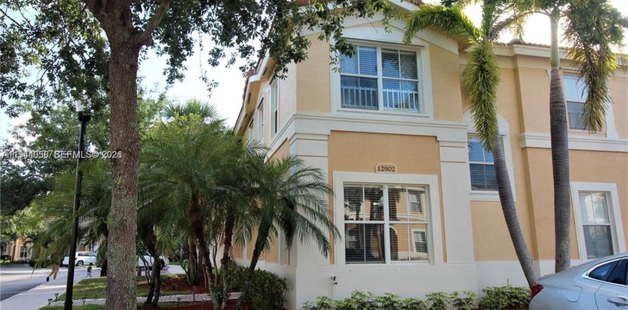 Touwnhouse à Miramar, Floride 3 chambres, 114.73 m2 № 2001206