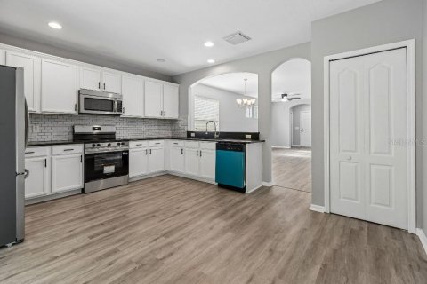 Villa ou maison à vendre à Wesley Chapel, Floride: 4 chambres, 208.01 m2 № 2206917 - photo 17