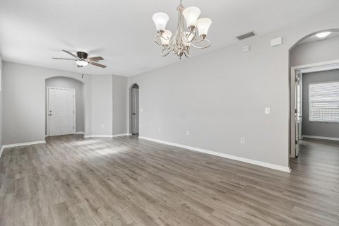 Villa ou maison à vendre à Wesley Chapel, Floride: 4 chambres, 208.01 m2 № 2206917 - photo 14