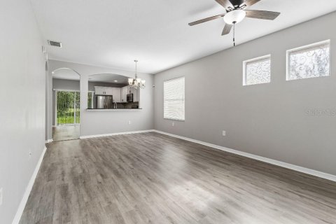 Villa ou maison à vendre à Wesley Chapel, Floride: 4 chambres, 208.01 m2 № 2206917 - photo 13