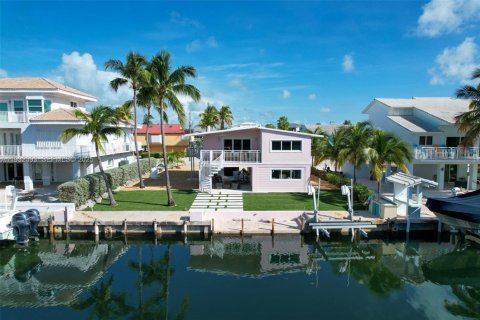 Casa en venta en Islamorada, Village of Islands, Florida, 2 dormitorios, 114.08 m2 № 1993834 - foto 1