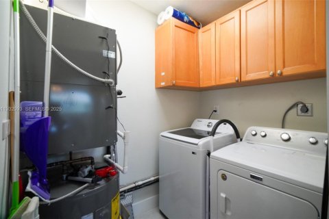 Casa en venta en Islamorada, Village of Islands, Florida, 2 dormitorios, 114.08 m2 № 1993834 - foto 17