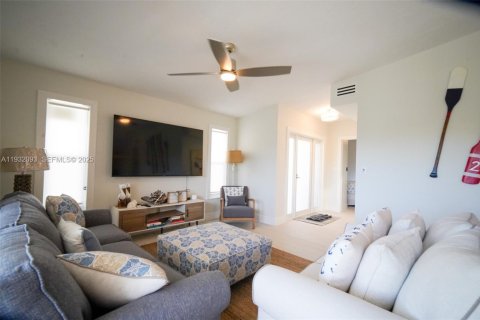 Casa en venta en Islamorada, Village of Islands, Florida, 2 dormitorios, 114.08 m2 № 1993834 - foto 10