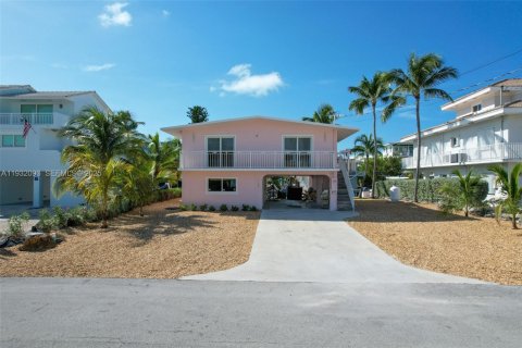 Casa en venta en Islamorada, Village of Islands, Florida, 2 dormitorios, 114.08 m2 № 1993834 - foto 3