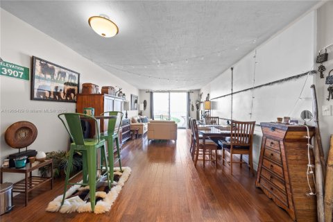 Condo in North Miami, Florida, 1 bedroom  № 1957068 - photo 8