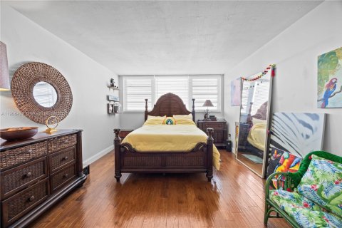 Condo in North Miami, Florida, 1 bedroom  № 1957068 - photo 23