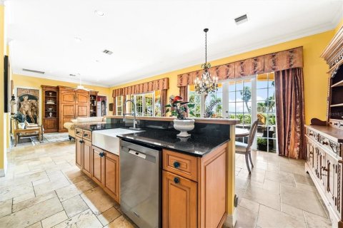 House in Merrit Island, Florida 5 bedrooms, 396.41 sq.m. № 1722659 - photo 21