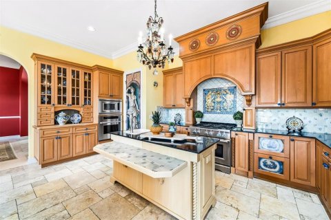 House in Merrit Island, Florida 5 bedrooms, 396.41 sq.m. № 1722659 - photo 15