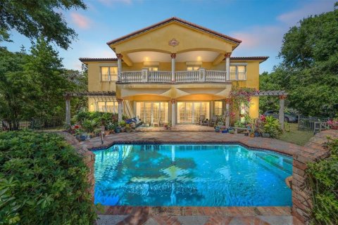 House in Merrit Island, Florida 5 bedrooms, 396.41 sq.m. № 1722659 - photo 3
