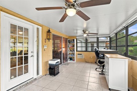 House in Palm Harbor, Florida 2 bedrooms, 92.9 sq.m. № 2393738 - photo 5