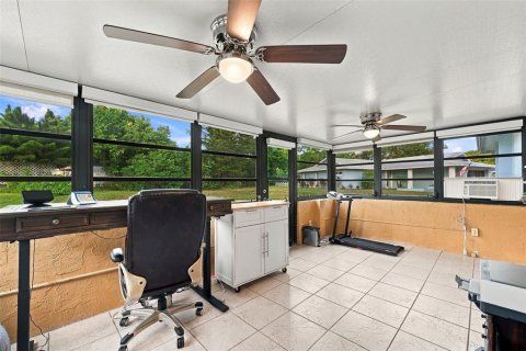 House in Palm Harbor, Florida 2 bedrooms, 92.9 sq.m. № 2393738 - photo 7
