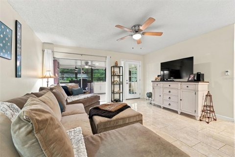 House in Palm Harbor, Florida 2 bedrooms, 92.9 sq.m. № 2393738 - photo 11