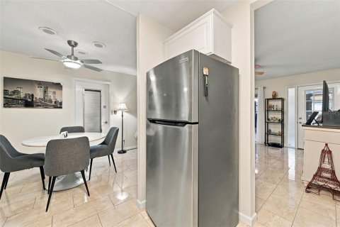 House in Palm Harbor, Florida 2 bedrooms, 92.9 sq.m. № 2393738 - photo 18