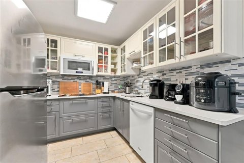 House in Palm Harbor, Florida 2 bedrooms, 92.9 sq.m. № 2393738 - photo 21