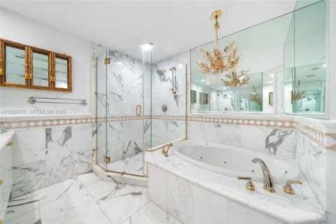 Condo in Bal Harbour, Florida, 4 bedrooms № 1988356 - photo 29