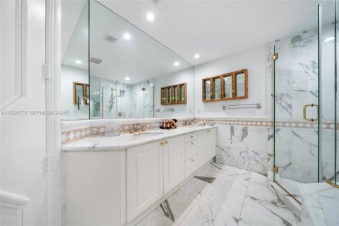 Condo in Bal Harbour, Florida, 4 bedrooms № 1988356 - photo 28