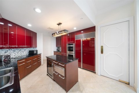 Condo in Bal Harbour, Florida, 4 bedrooms № 1988356 - photo 18