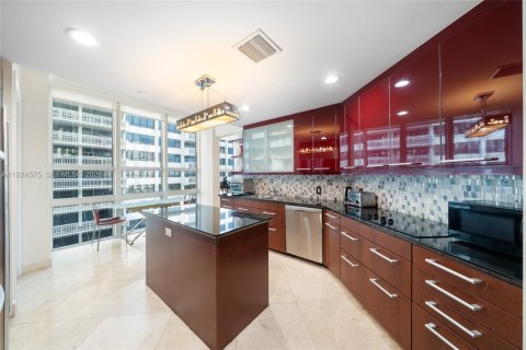 Condo in Bal Harbour, Florida, 4 bedrooms № 1988356 - photo 16