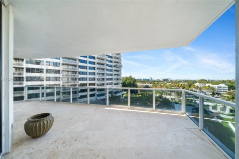 Condo in Bal Harbour, Florida, 4 bedrooms № 1988356 - photo 11