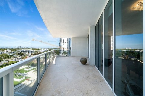 Condo in Bal Harbour, Florida, 4 bedrooms № 1988356 - photo 13
