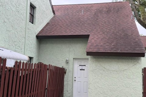 Townhouse in Tampa, Florida 2 bedrooms, 94.02 sq.m. № 2228204