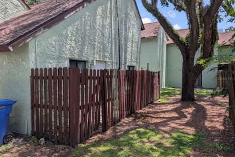 Townhouse in Tampa, Florida 2 bedrooms, 94.02 sq.m. № 2228204 - photo 13