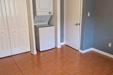 Townhouse in Tampa, Florida 2 bedrooms, 94.02 sq.m. № 2228204 - photo 28