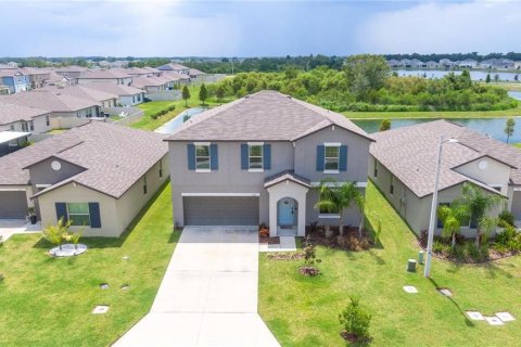House in Lakeland, Florida 4 bedrooms, 246.66 sq.m. № 2291874