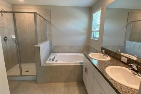 House in Tampa, Florida 4 bedrooms, 192.59 sq.m. № 2396982 - photo 18