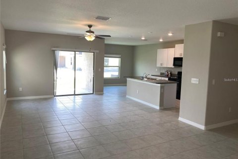 House in Tampa, Florida 4 bedrooms, 192.59 sq.m. № 2396982 - photo 6