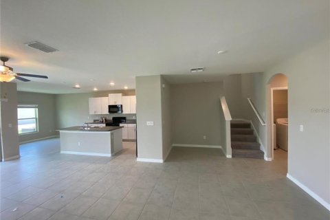 House in Tampa, Florida 4 bedrooms, 192.59 sq.m. № 2396982 - photo 12