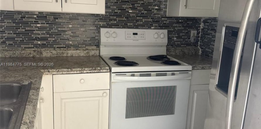 Appartement à North Lauderdale, Floride 2 chambres, 968.88 m2 № 2086983
