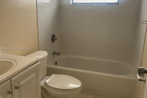 Appartement à louer à North Lauderdale, Floride: 2 chambres, 968.88 m2 № 2086983 - photo 9