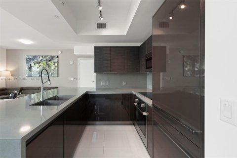 Condominio en venta en Miami, Florida, 1 dormitorio, 78.87 m2 № 1982439 - foto 12